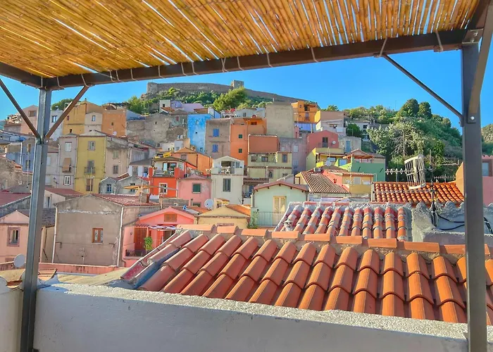 House With Dream Panoramic Terrace In The Heart Of Bosa, 80 Sqm With Bbq And Breathtaking View *