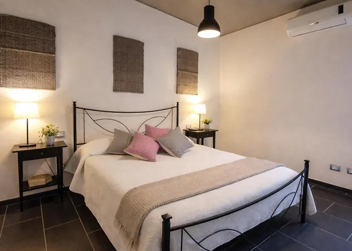 Tatil Evi House With Dream Panoramic Terrace In The Heart Of Bosa, 80 Sqm With Bbq And Breathtaking View *